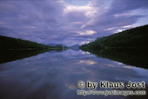 Lake Coville/Katmai backcountry/Alaska        Evening at Lake Coville    