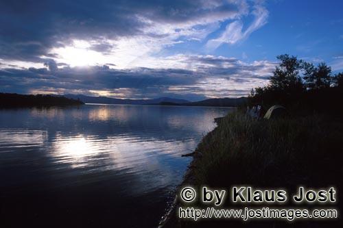 Lake Coville/Katmai backcountry/Alaska        Evening at Lake Coville        