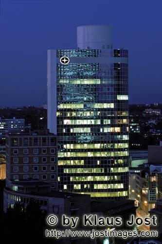 City Bank Frankfurt bei Nacht        City Bank Frankfurt at night            Frankfurt ist mit ueber 550 Bank