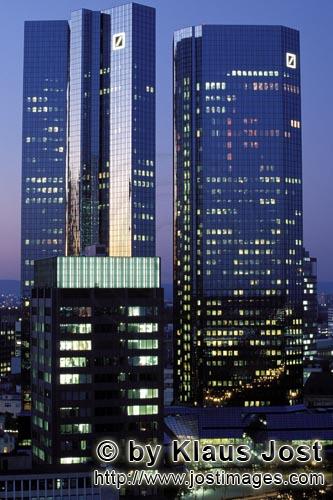 Frankfurt am Main/Germany        Deutsche Bank Frankfurt in the evening light        
