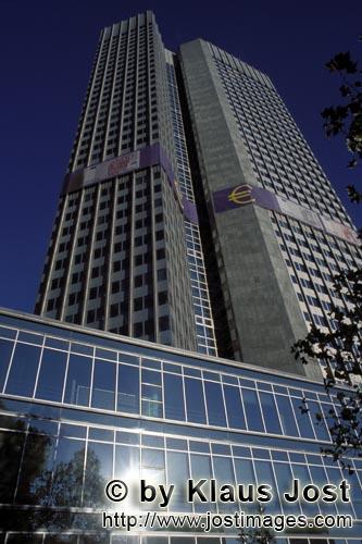 Europaeische Zentralbank (EZB)    Eurotower        Das ehemalige BfG-Hochhaus hat 45 Stockwerke, 59 000 q