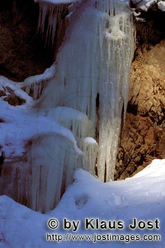 Gefrorener Wasserfall     Frozen waterfall