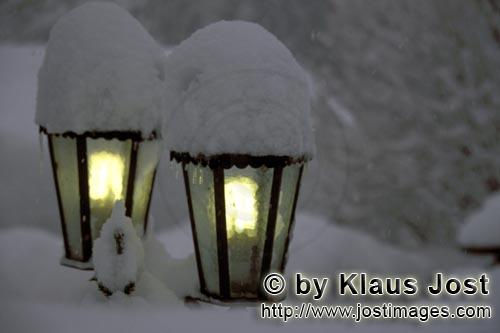    Verschneite Lampen   Snow-covered lamps