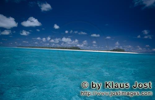 Midway/Hawaiian/Hawaiian Islands/USA        Pacific island lagoon        