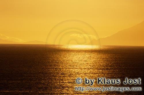 Walker Bay/Western Cape/South Africa        Sunset on the Walker Bay        