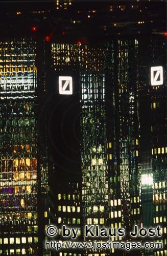 Frankfurt am Main/Germany        Eyecatcher Deutsche Bank at night