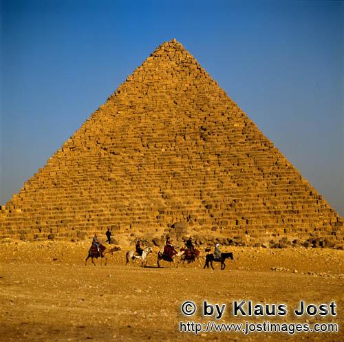 Pyramide Mykerinos/Pyramid of Menkaure        Menkaure's Pyramid        