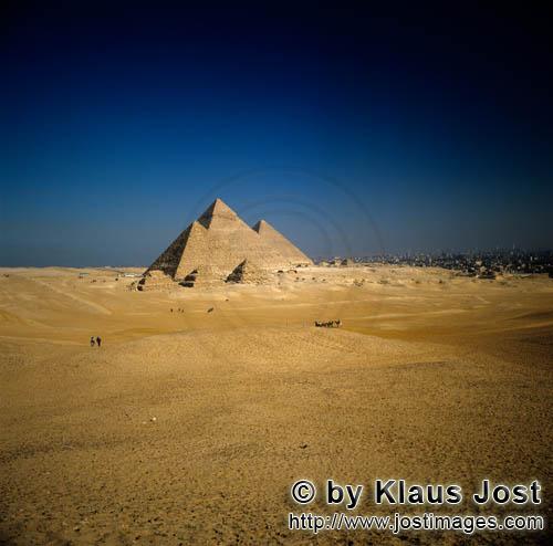 Pyramids Giza/Pyramiden Gizeh        The Pyramids of Giza in Egypt        