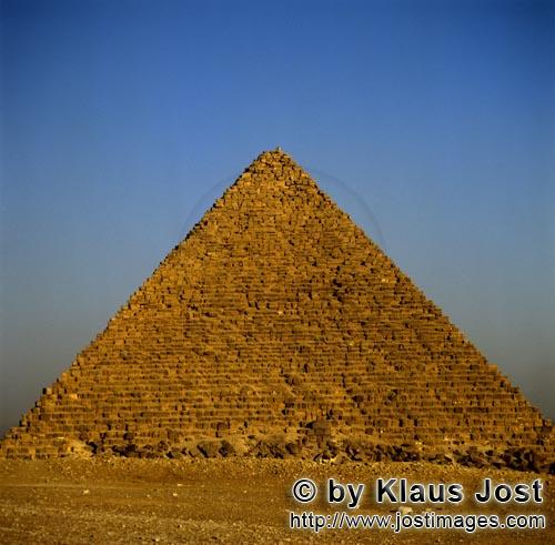 Pyramide Mykerinos/Pyramid of Menkaure        Pyramid of Menkaure        
