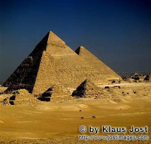 Pyramids Giza/Pyramiden Gizeh        The pyramids of Khufu, Khephren and Menkaure at Giza