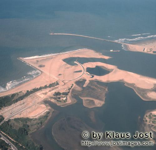 Hafen Richards Bay/Natal/Südafrika        Aerial photo Richards Bay – Harbour construction     